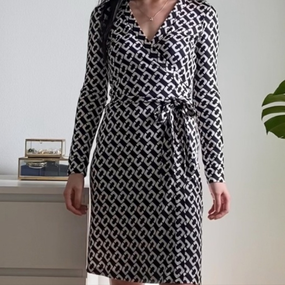 Diane Von Furstenberg Black and White Long Sleeve Dress